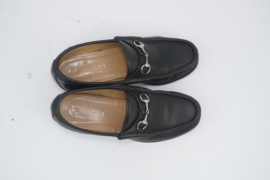 A pair of black snaffle Gucci loafers, EU 37.5